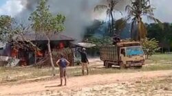 Kebakaran Hebat Hanguskan Deretan Rumah Karyawan PT Silva Inhutani Lampung di Register 45 Mesuji