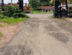 Warga Kecewa Hotmix APBD Jalan Sanggar Buana Berkualitas Buruk 